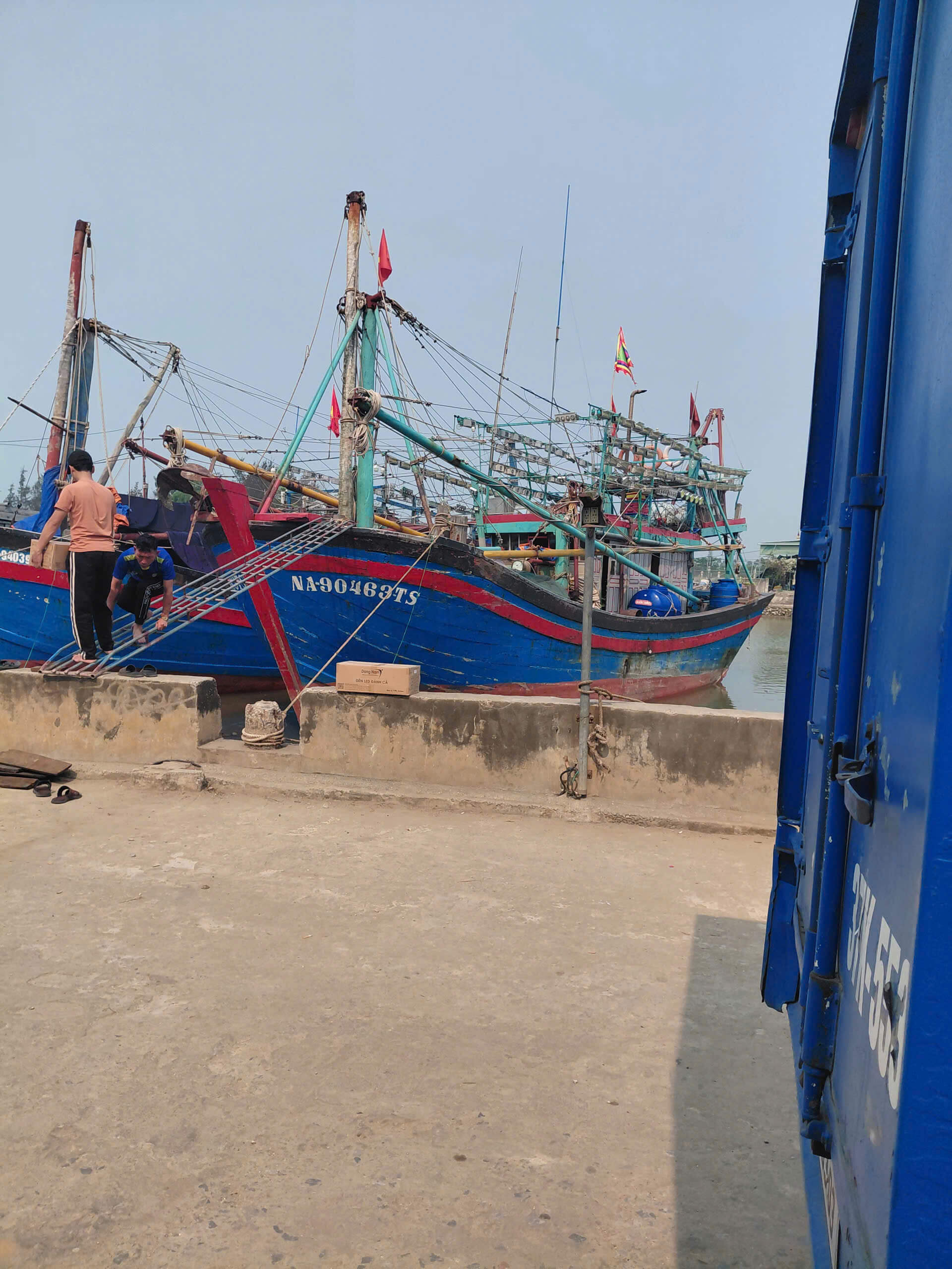 Hộp đóng gói đèn LED đánh cá Đông Nam